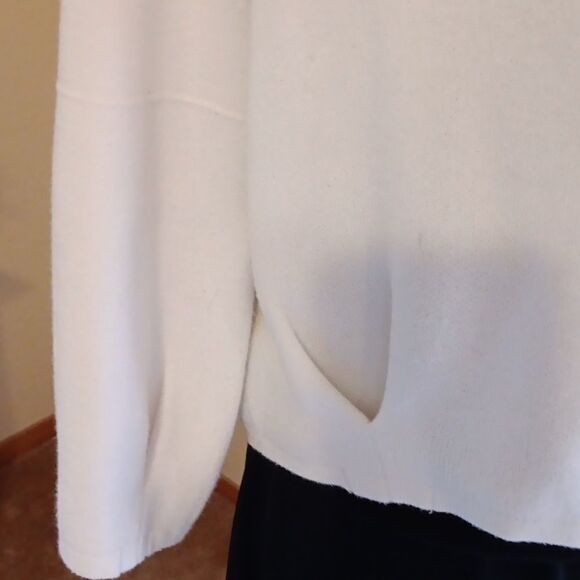 T Tahari Rayon Blend Sweater - Picture 2 of 9